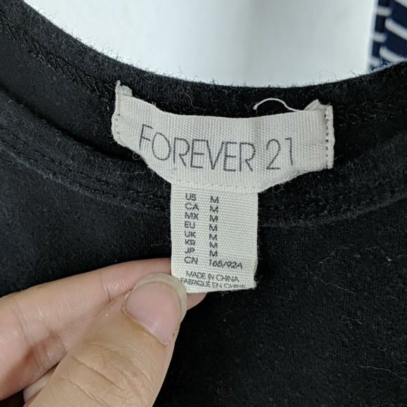 Basic Cropped Tee - Picture 3 of 4